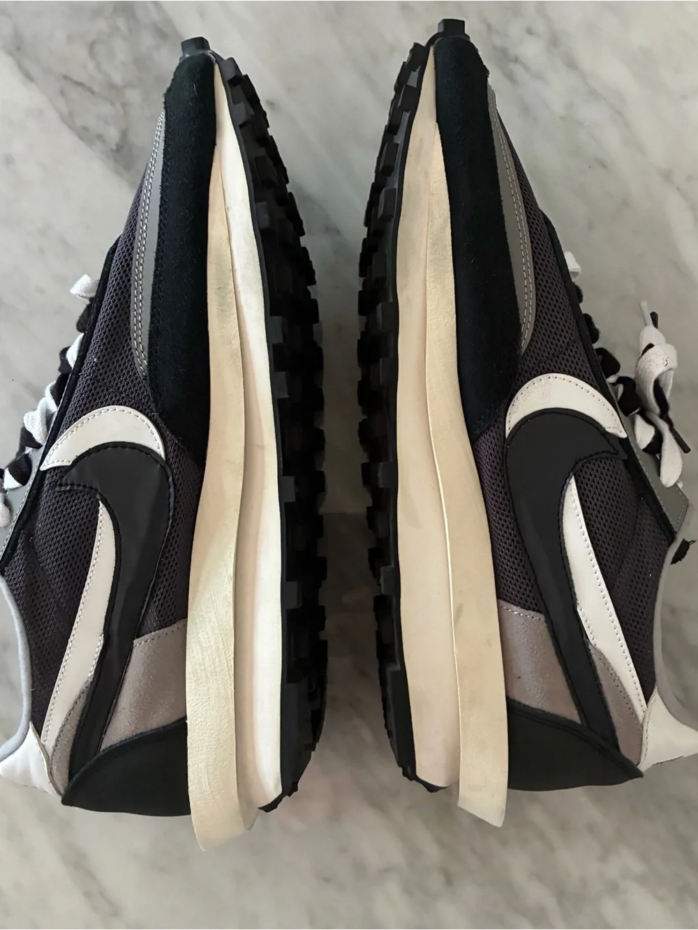 Nike Black and Gray Low-Top Sneakers Men’s Sz 10.5